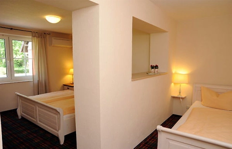 Zimmer im Ferienhof mit Doppelbett